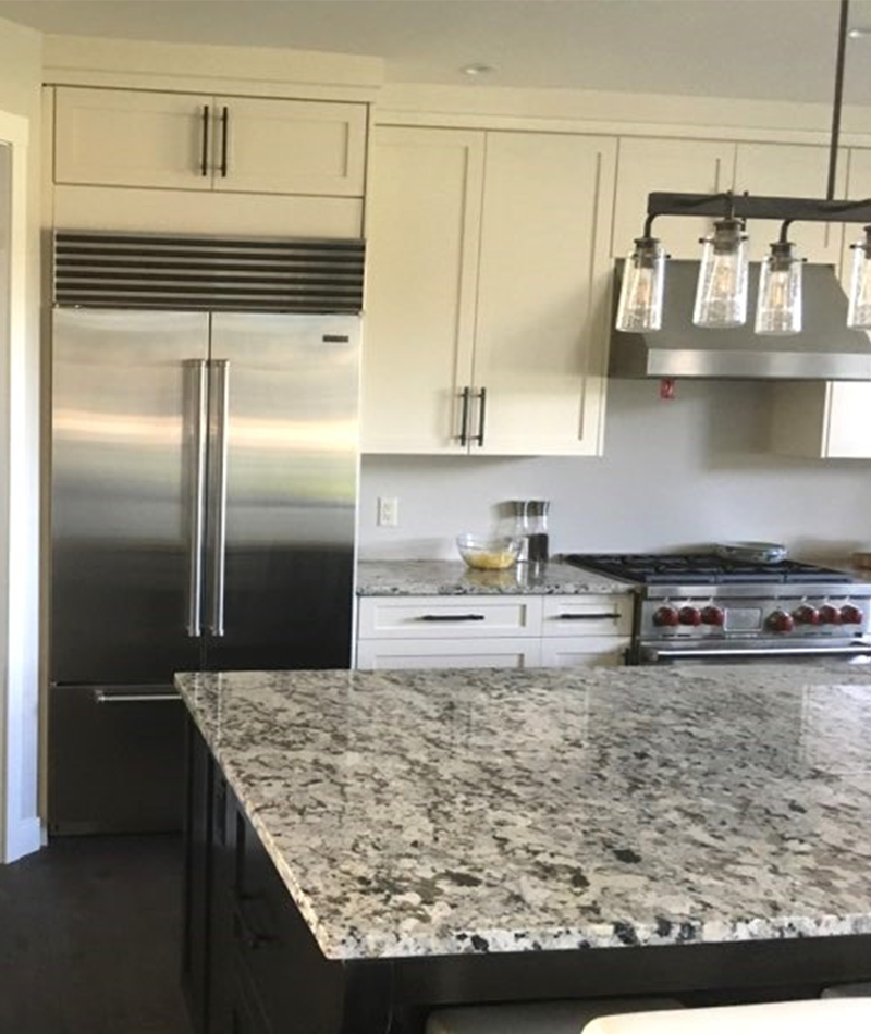 Mat Ward Construction | Grey granite island and pantry
